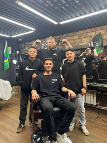 Стильные стрижки от профессионалов мужского салона "Big Bro"