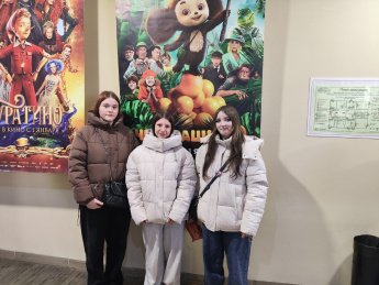 Поход в кинотеатр на долгожданный фильм «Чебурашка 2»!
