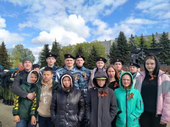 На региональном финале смотра строя и песни "Плац-парад", посвященного Дню Победы
