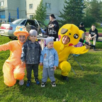 На празднике двора