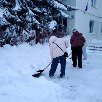 Все на уборку со снежной стихией!