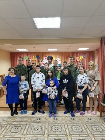 У нас в гостях ребята из военно-патриотического клуба «Юрасовец"