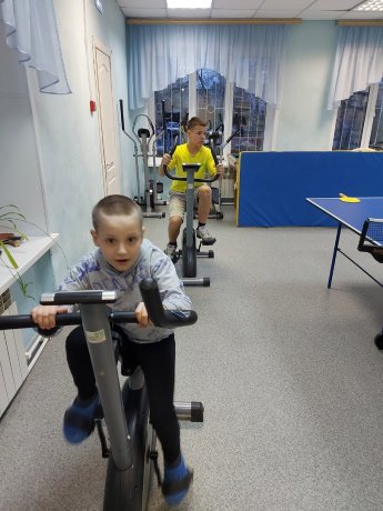 Чтоб успешно развиваться, нужно спортом заниматься